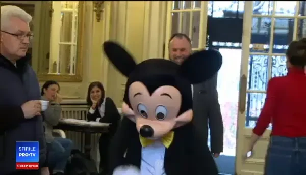 Mickey Mouse, în turneu la București. Îndrăgitul personaj împlinește 90 de ani