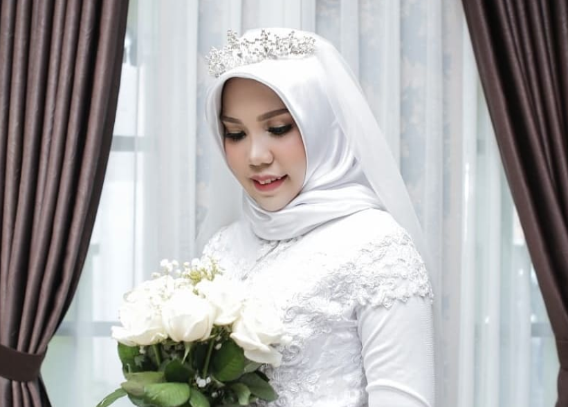 A apărut singură la nuntă, după ce logodnicul ei a murit într-un accident aviatic. Imaginile surprinse