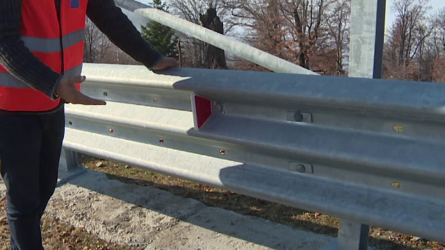 „Ochii de pisică” de pe Transalpina, furați în timp record: „Sunt iuți de mână”