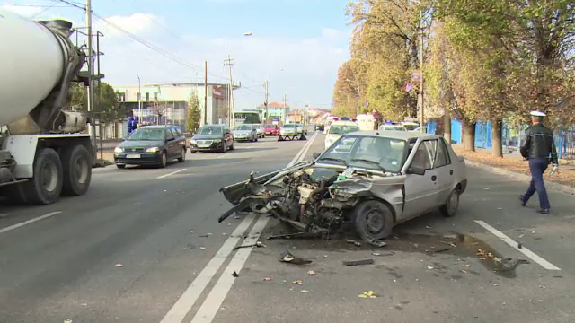 Fetiță de 6 ani, în stare gravă, din cauza unui șofer care a făcut o manevră periculoasă