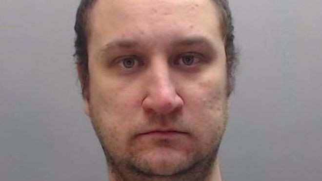 Polițist cercetat penal, după ce a agresat sexual o minoră și a filmat totul