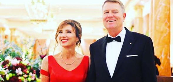 Ținuta purtată de Carmen Iohannis la ziua prințului Charles. Cât a costat rochia