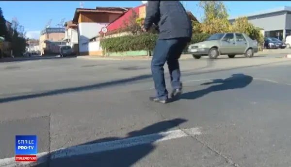 Gest disperat al unui şofer de troleibuz, exasperat de gropile din Târgu Jiu