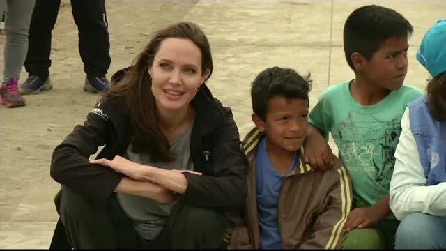 Angelina Jolie, ambasador onorific al ONU, în vizită la o tabără de refugiați din Venezuela