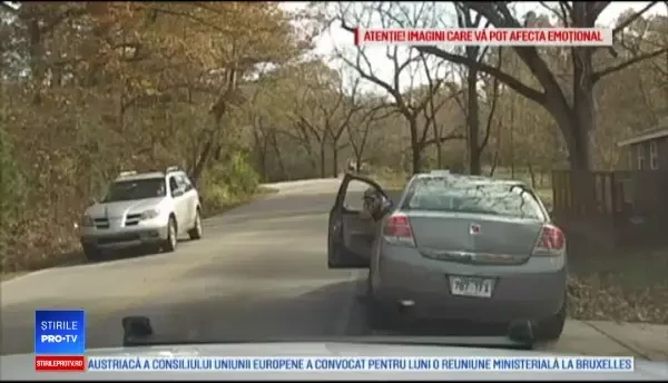 Un șofer oprit de o patrulă de poliție deschide focul asupra ofițerilor. Momentul a fost filmat