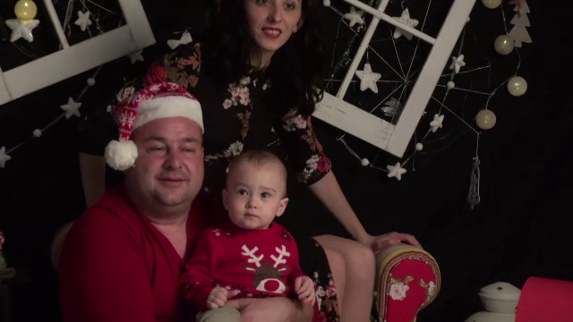 Obicei costisitor al românilor, de Crăciun. Plătesc sute de lei pentru "amintiri de neuitat"