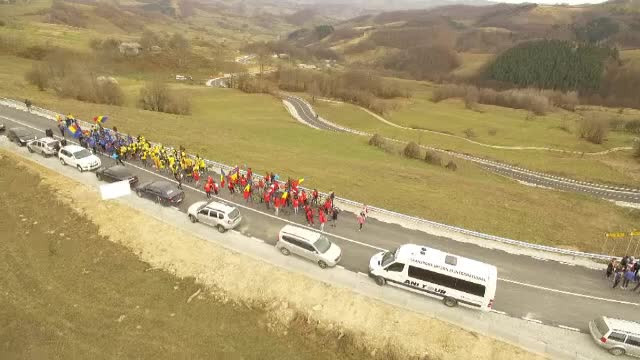 Primul drum asfaltat între judeţele Bistriţa-Năsăud şi Maramureş, inaugurat în 2018. „Până acum ne-am unit pe jos”