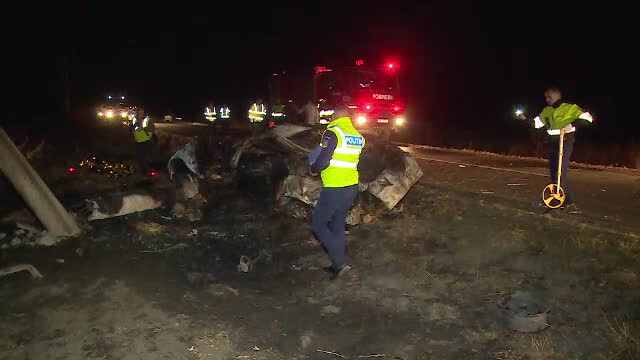 Doi oameni au ars de vii în maşină, în Arad. Ce s-a descoperit apoi despre şofer