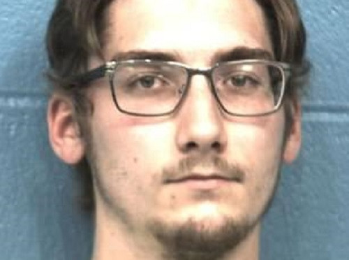 Un tânăr a scăpat de închisoare datorită unui selfie. De ce era acuzat