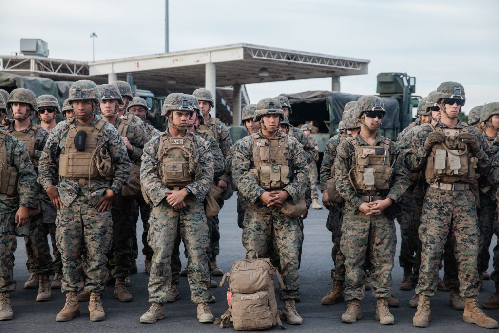 Donald Trump a decis să trimită 1.500 de militari americani la granița cu Mexicul, după ce a promis deportări în masă