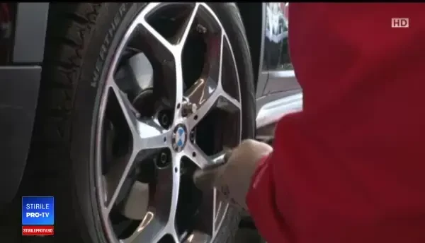 Când trebuie schimbate cauciucurile de iarnă? Deja s-au format cozi mari la vulcanizări