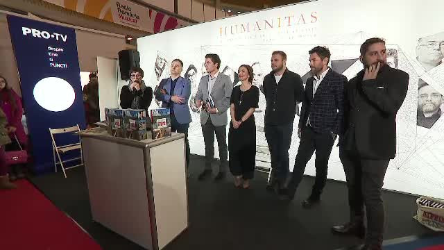 Cartea ”România, te iubesc!”, lansată la târgul Gaudeamus, alături de telespectatori