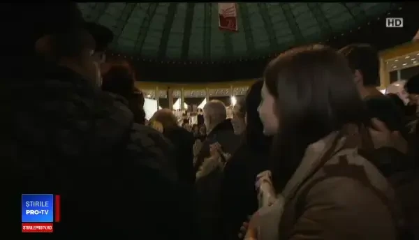 Cartea ”România, te iubesc!”, lansată la târgul Gaudeamus, alături de telespectatori