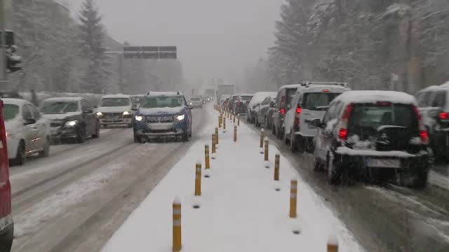 Vreme severă începând de marți dimineața. Ninsorile vor cuprinde treptat toată țara