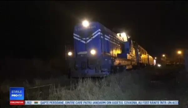 Panică într-un tren de călători, după ce locomotiva a luat foc în mers