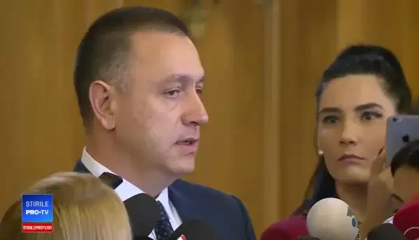 Mihai Fifor a anunțat că şi-a depus demisia din funcţia de ministru al Apărării