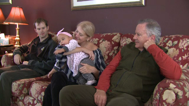 Povestea a două surori, adoptate la 17 ani diferență de aceeași familie. „A fost neașteptat”