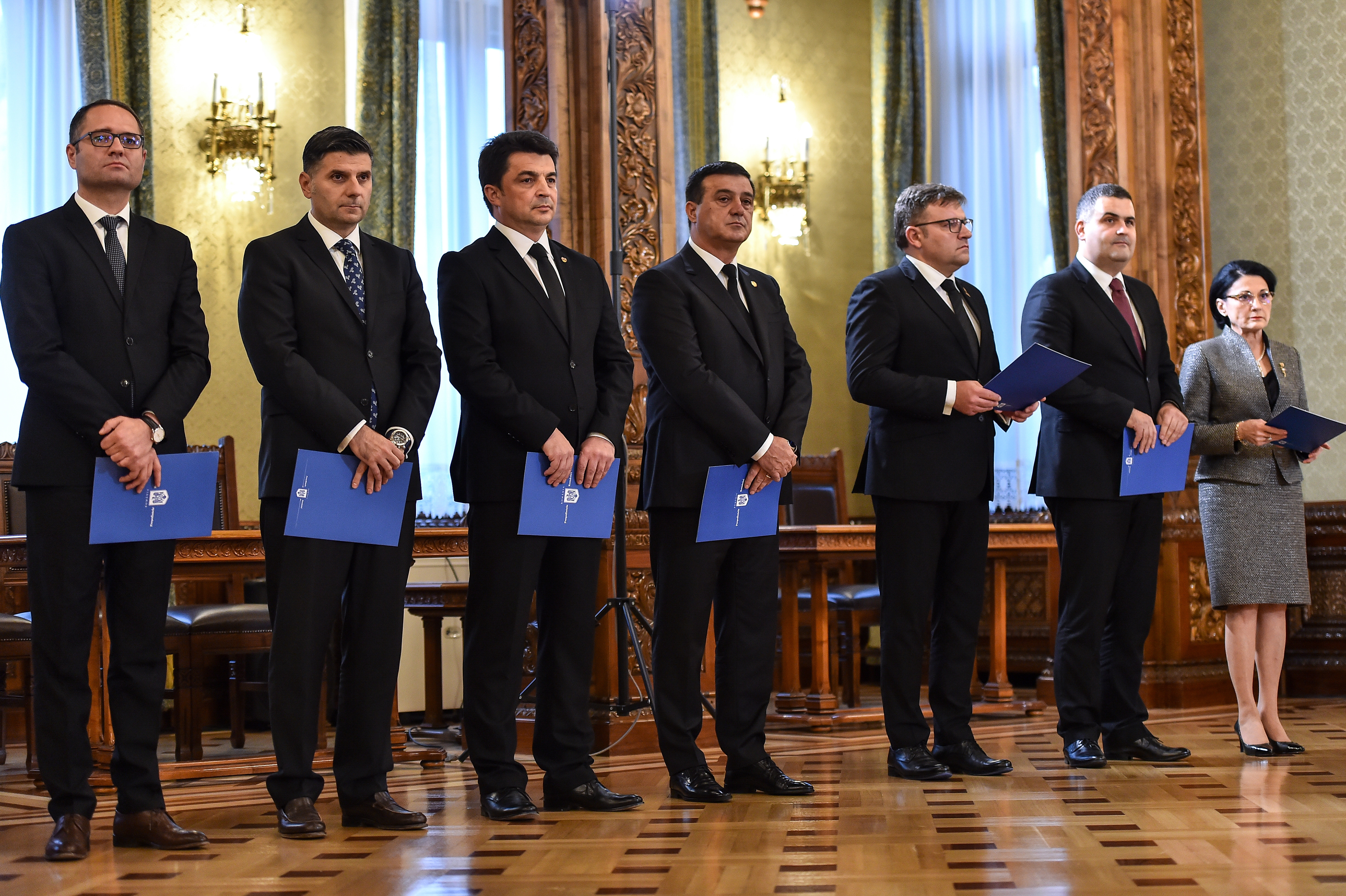 Noii membri ai Cabinetului Dăncilă au depus jurământul de învestitură la Cotroceni
