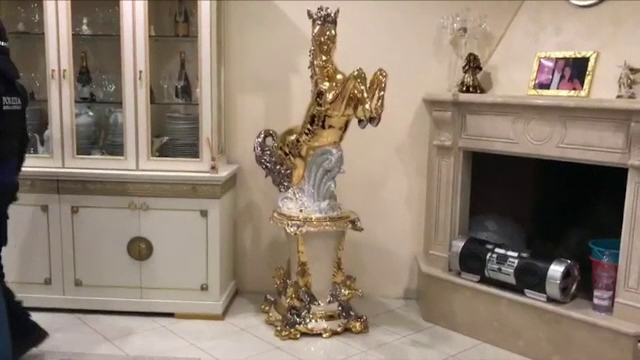 Autoritățile italiene au început demolarea unor vile construite ilegal la periferia Romei. Ale cui erau