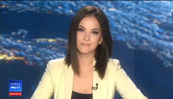 O ursoaică şi puii ei şi-au luat singuri, în avans, desertul de Ziua Recunostiintei. Cum au fost filmați