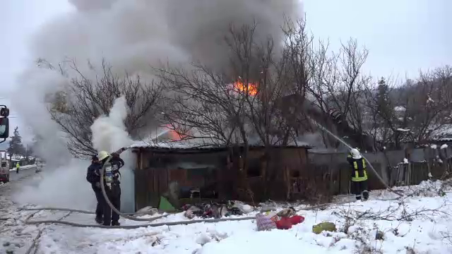 O femeie de 90 de ani a murit într-un incendiu. Pompierii nu au putut să o salveze