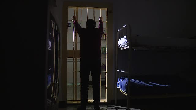 Un avion cu 13 deținuți români a aterizat în Otopeni, din Italia. Mesajul lui Salvini