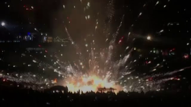 Momente de groază la un festival. Un balon cu aer cald, încărcat cu cu material pirotehnic, s-a prăbușit peste mulțime