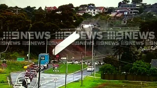 Camerele de supraveghere din Melbourne au surprins un accident neobişnuit