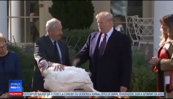Trump a grațiat 2 curcani, o tradiție populară la Casa Albă de Ziua Recunoștinței