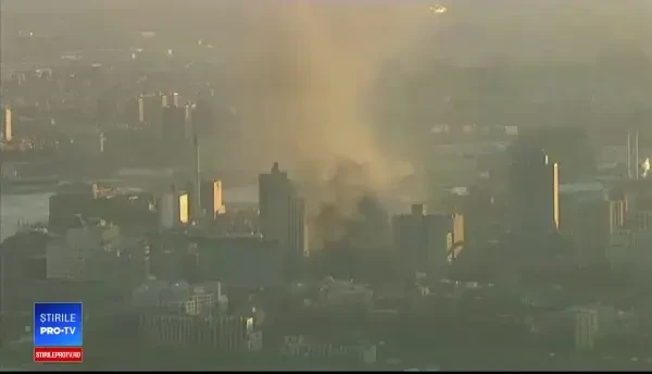 Coliziune pe Brooklyn Bridge cu 4 mașini, 3 au luat foc