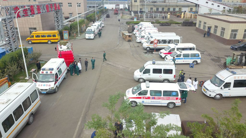 Un șofer a intrat cu mașina într-un grup de copii, când ieșeau de la școală. VIDEO