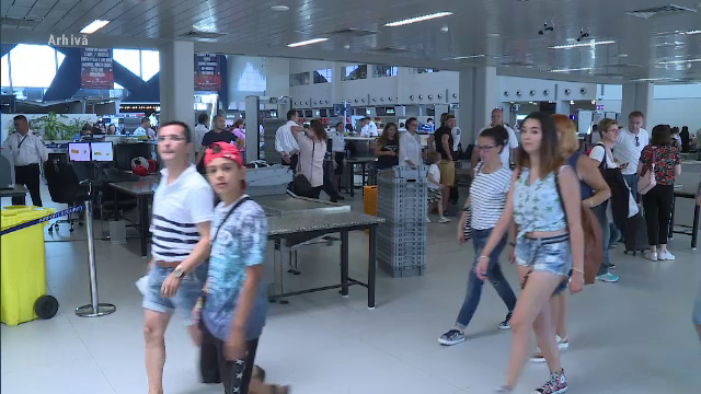 Droguri de peste jumătate de milion de euro, descoperite în bagajul unei turiste, pe Aeroportul din Otopeni