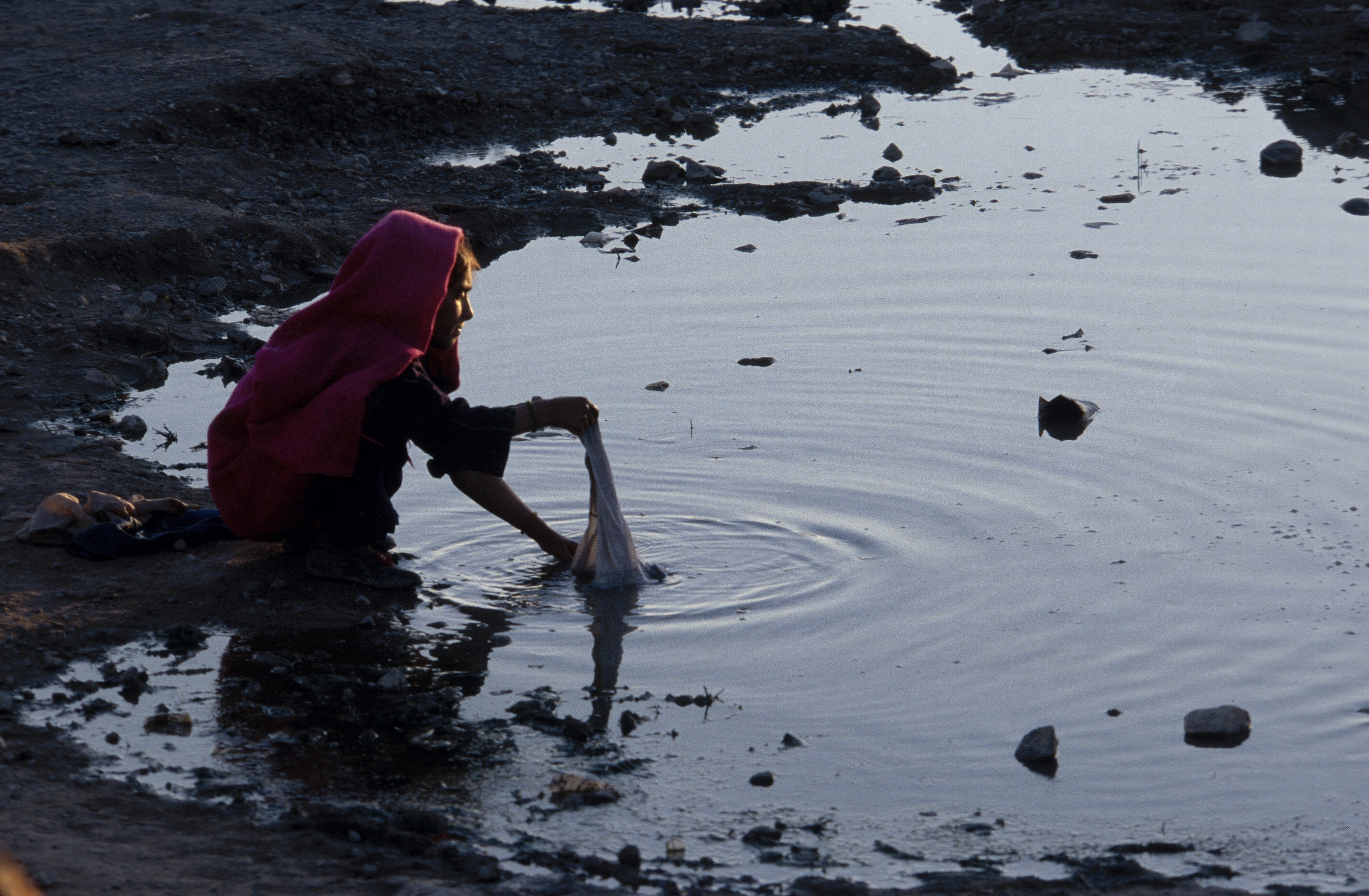 Gestul disperat al unei mame care și-a vândut fetița de 6 ani. „N-am avut nicio altă șansă”