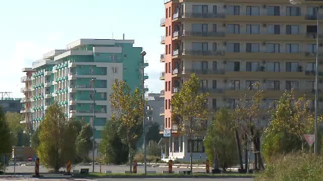 Salariul minim net pentru muncitorii în construcţii ar putea fi fixat la 500 de euro. Ce spun economiştii