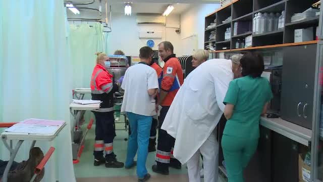 Situație dramatică în spitale. Medic grav bolnav, obligat să facă 8 gărzi pe lună: “Ca un sclav”
