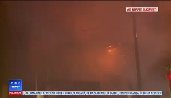 Patru locuințe făcute scrum intr-un incendiu, în Capitală. De la ce au pornit flăcările