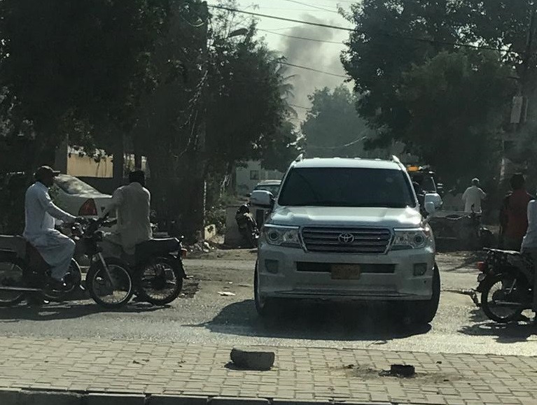 Atac armat asupra consulatului Chinei din Karachi. Sunt cel puţin 2 morţi