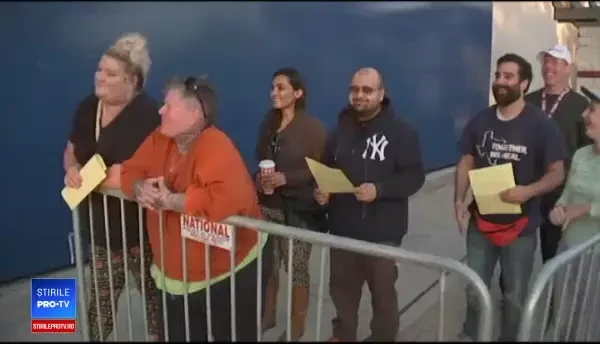 A stat în cort 7 zile în faţa unui magazin ca să prindă oferta de Black Friday