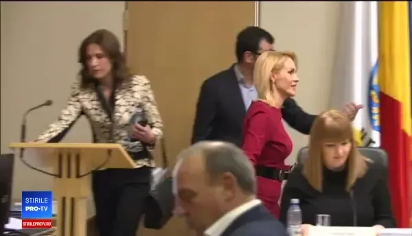 Firea refuză să desfiinţeze companiile declarate ilegale de CAB. Acuzațiile USR