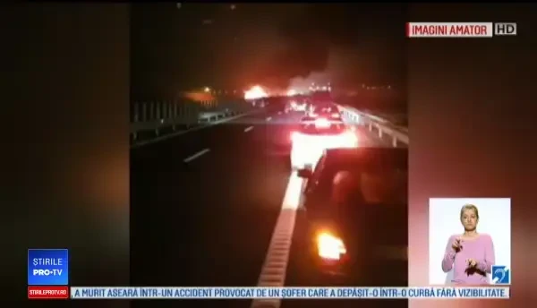 Panică pe A2 printre șoferi după ce un utilaj de deszăpezire a luat foc în trafic