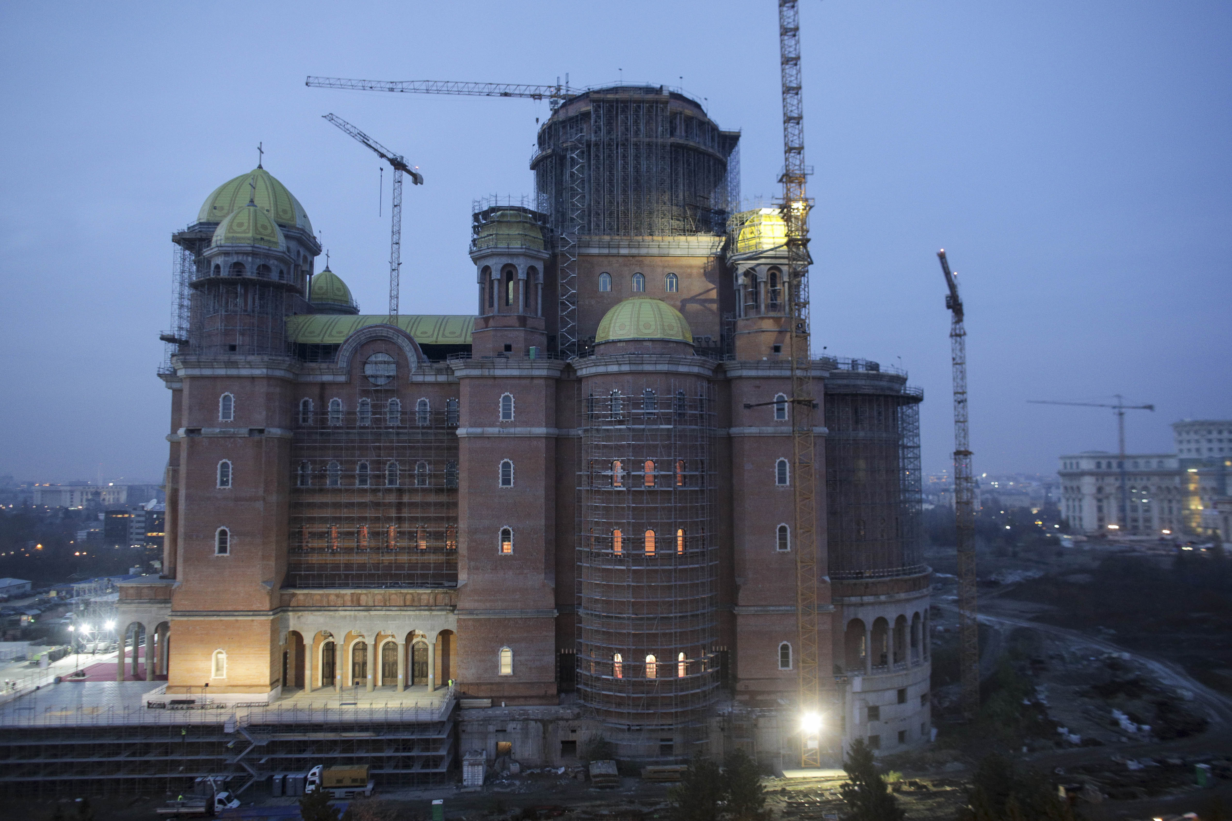 Nicușor Dan a anunțat că Primăria nu va aloca bani în 2021 pentru Catedrala Neamului