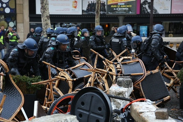 proteste paris 24 -25 noiembrie - 16