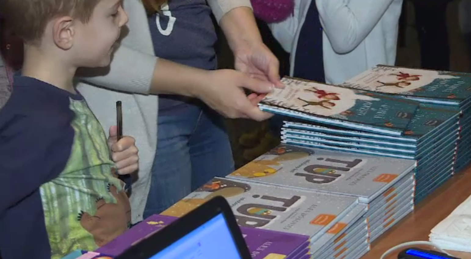 O lansare de carte a adunat sute de donații pentru primul spital de Oncologie Pediatrică din România