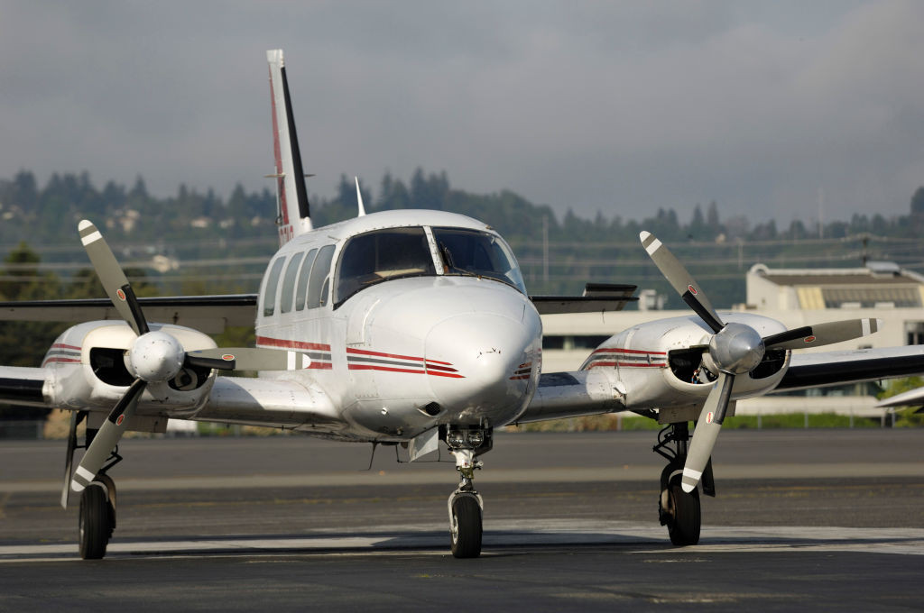 Un pilot a adormit în timpul unui zbor, ratând destinația cu zeci de kilometri
