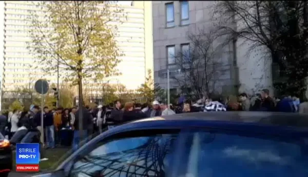 Dosarul cozilor uriașe din Diaspora, clasat. Corlățean a fost salvat de imunitate