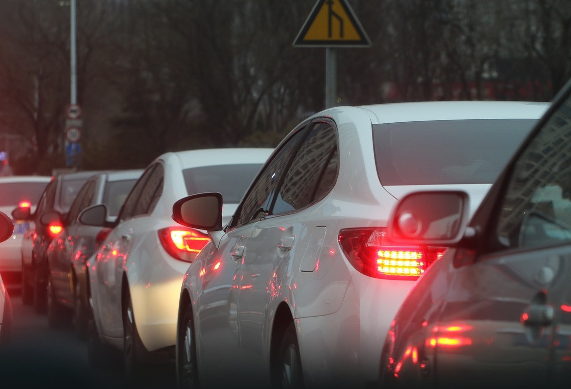 Cine va plăti viitoarea taxă auto. Nu se va aplica doar mașinilor mai vechi de 10 ani