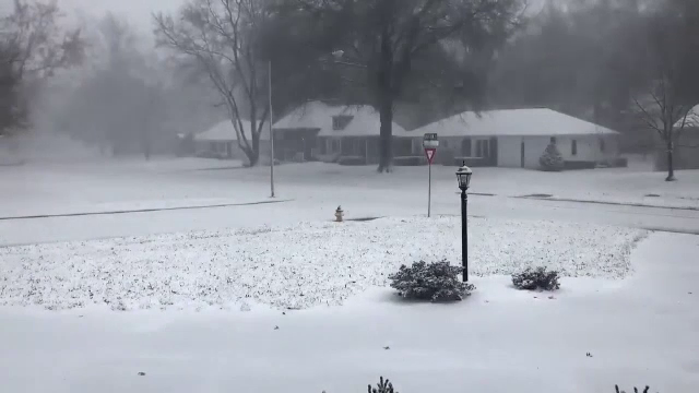 Iarnă în toată regula, în centrul SUA. Nămetii şi poleiul au transformat traficul în calvar