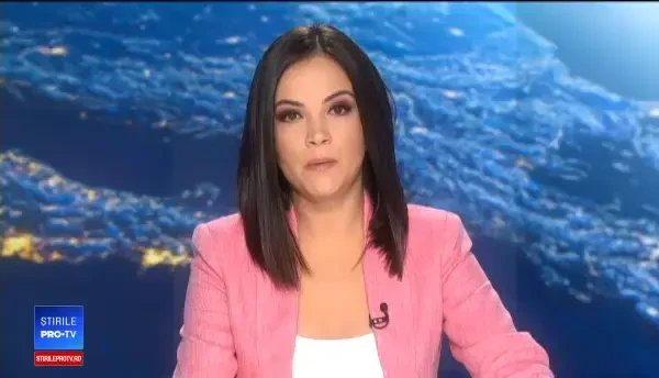 Accident în parcarea unui mall din București. Un șofer a intrat în plin în două TAXI-uri. VIDEO