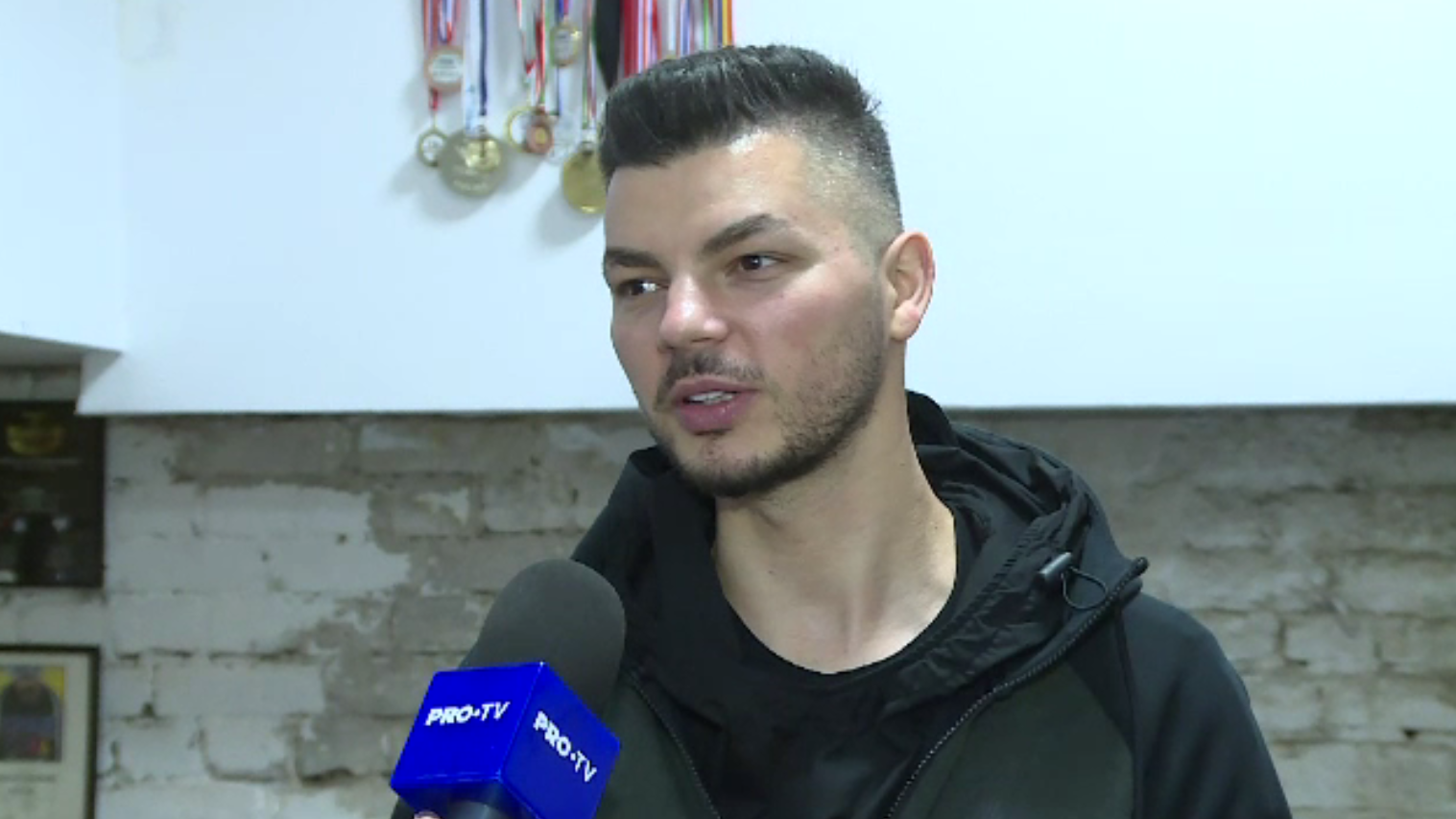 Un fost finalist de la ”Românii au talent”, campion mondial pentru a treia oara la Flair Bartending