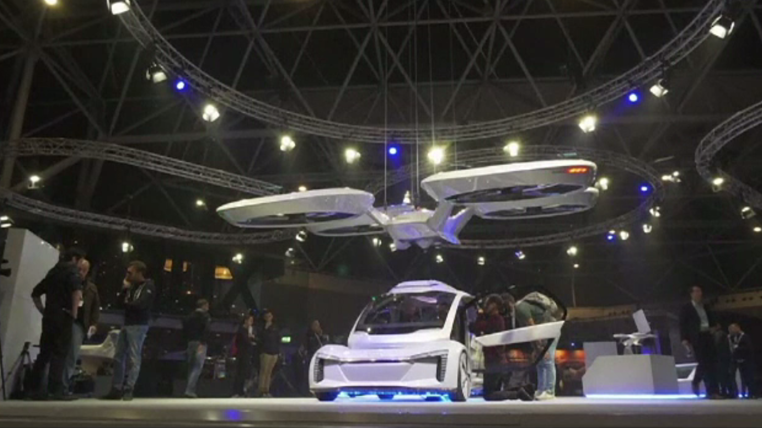 Cum funcționează ultima mașină zburătoare prezentată la Săptămâna Dronelor de la Amsterdam